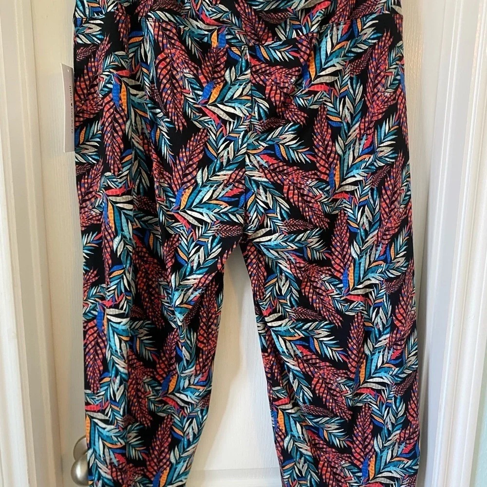 Intro.Love the Fit Capri Leggings size-2XL - Picture 6 of 8